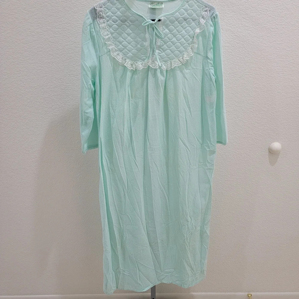 Vintage Spotlight Mint Housecoat